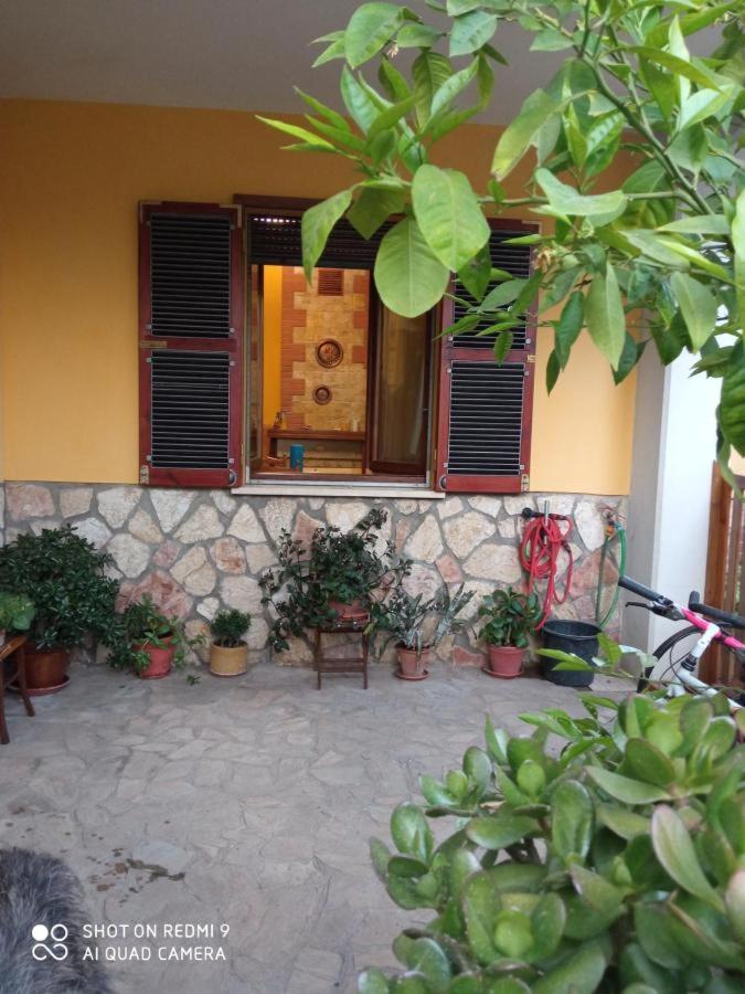 Ferienwohnung Casa Vacanze Sonia Amelia Exterior foto
